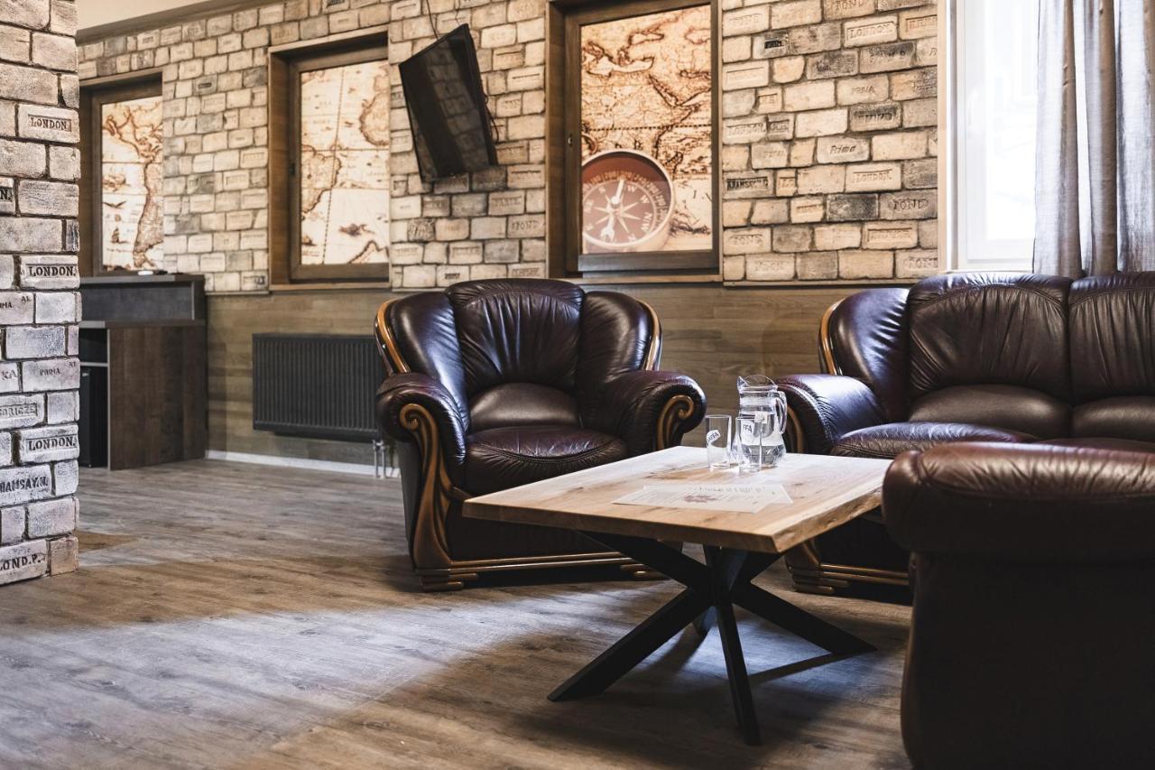Pieno Piano Hotell Rivne Eksteriør bilde