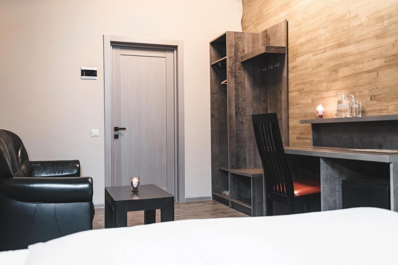 Pieno Piano Hotell Rivne Eksteriør bilde
